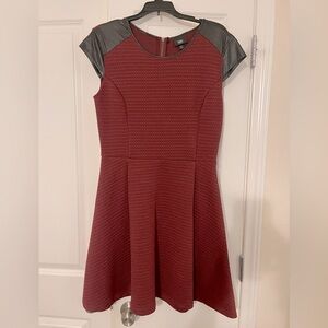 M burgundy zip dress with faux leather cap sleeves